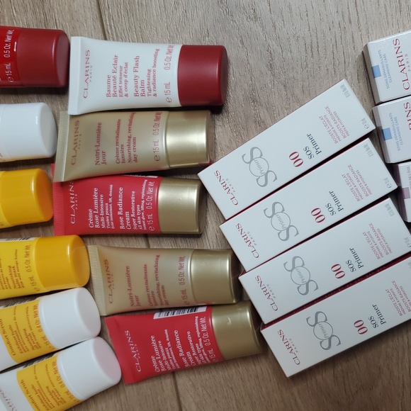 Clarins Skincare Set Travel Bundle Set - Picture 3 of 4